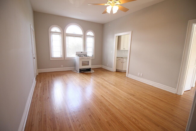 Building Photo - 301 S Palmway