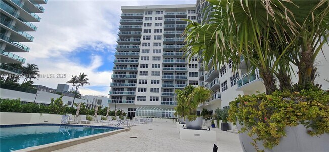 Building Photo - 6917 Collins Ave