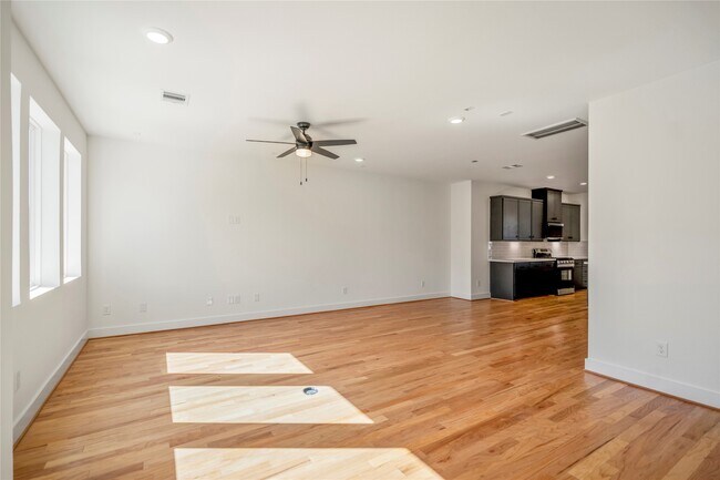 Building Photo - 6320 Del Rio St