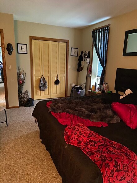 Bedroom 2 - 211 S Spring St