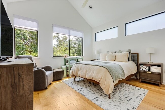 Building Photo - 2709 E 14th St