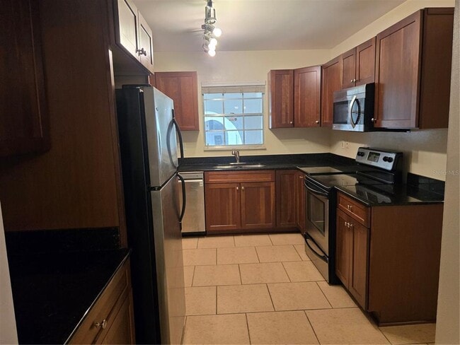 Building Photo - 10350 Carrollwood Ln