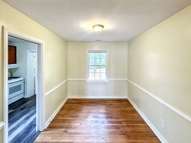 Building Photo - 1225 Blue Jay Ln