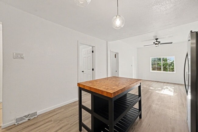 Building Photo - 3537 Lipan St