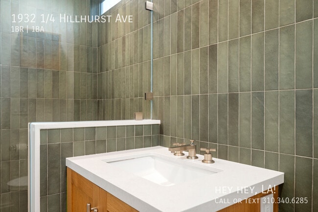 Building Photo - 1932 1/4 Hillhurst Ave-