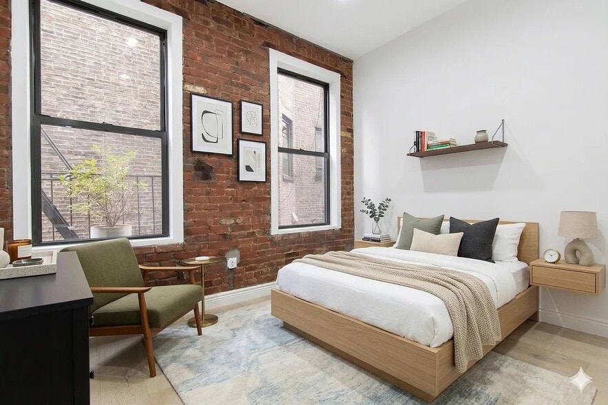 Building Photo - 250 Broome St