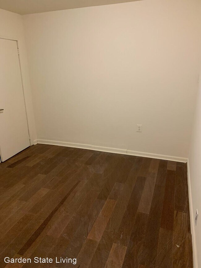 Building Photo - 7 br, 4 bath House - 253 Roseville Avenue
