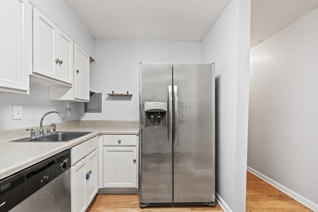 Building Photo - 203 Victor Pkwy