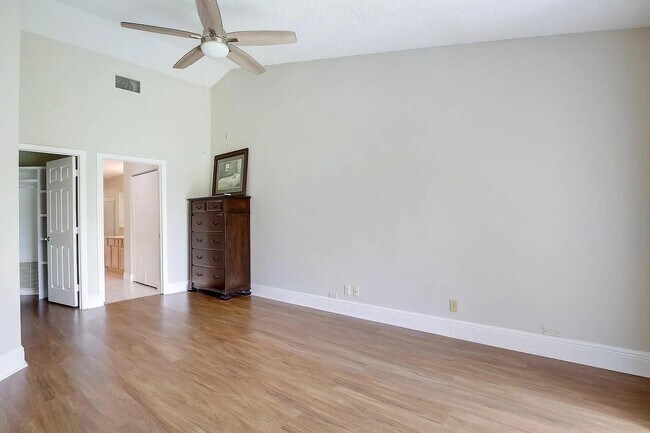 Building Photo - 13284 Majestic Pine Ct