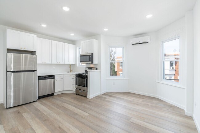 Building Photo - 5758 Spruce St