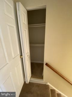 Building Photo - 6930 Hamilton Ct