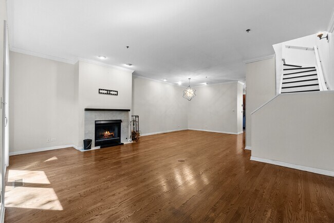 Building Photo - 1716 E 54th St