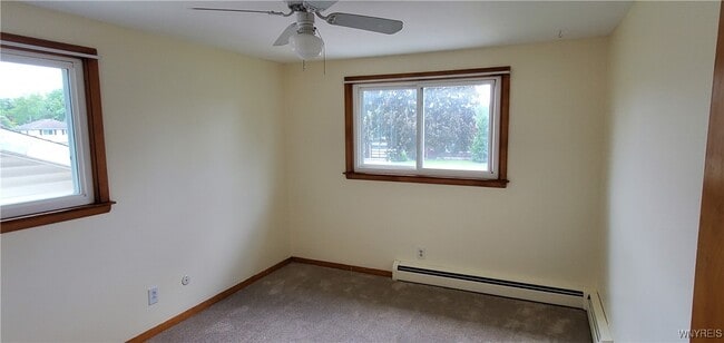 Building Photo - 35 Tomcyn Dr