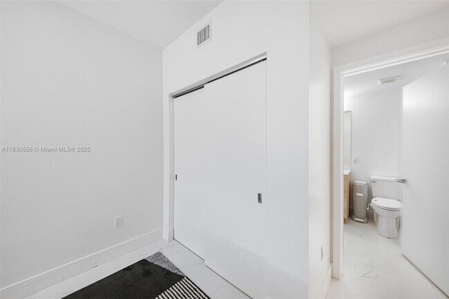 Building Photo - 16385 Biscayne Blvd