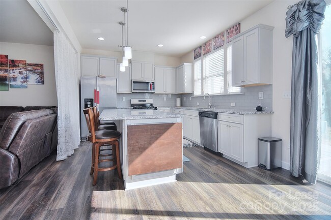 Building Photo - 9245 Glenburn Ln