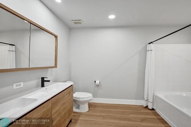 Building Photo - 4903 SW 31st Terrace