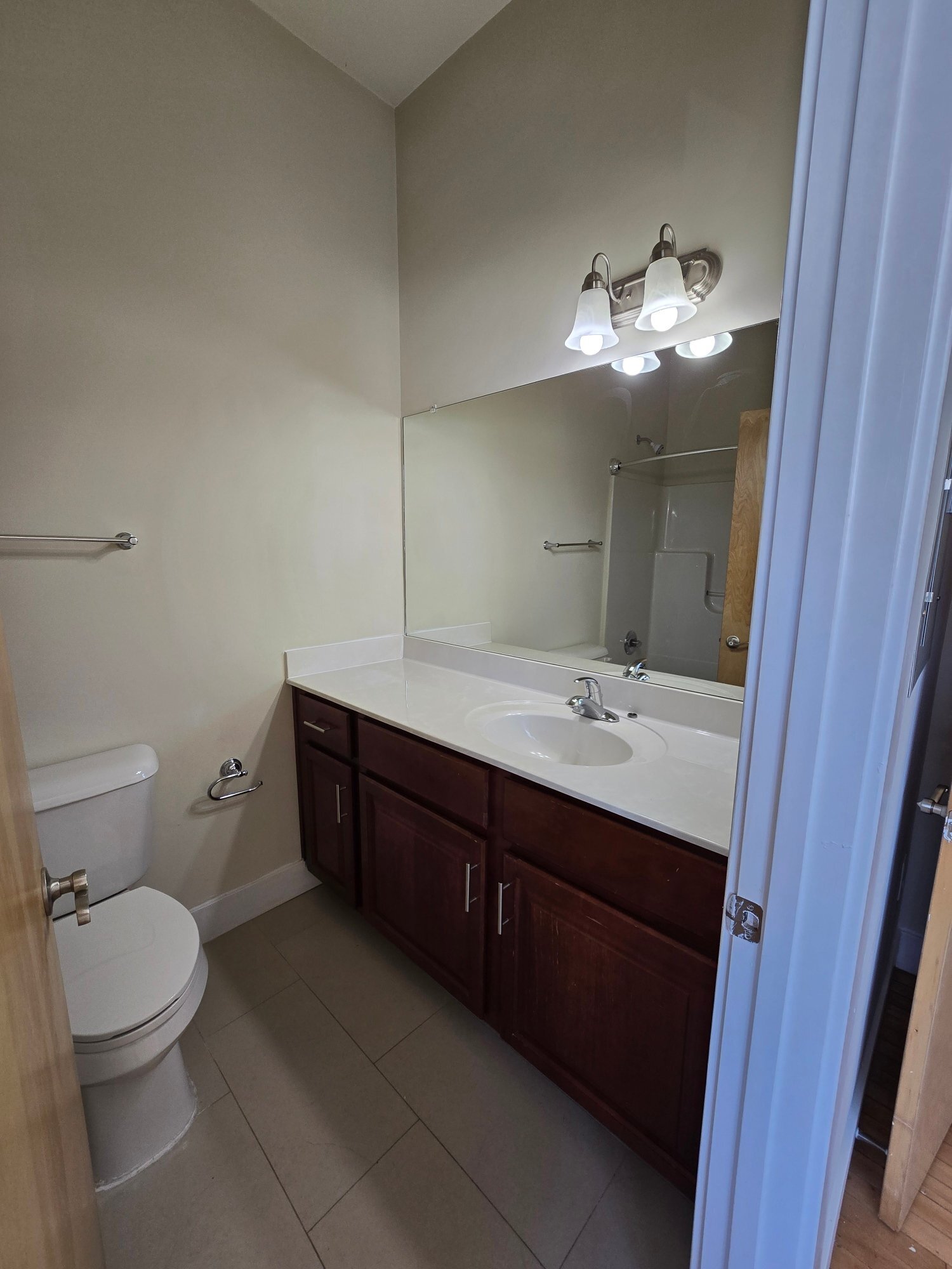 Building Photo - 613 N Lombardy St