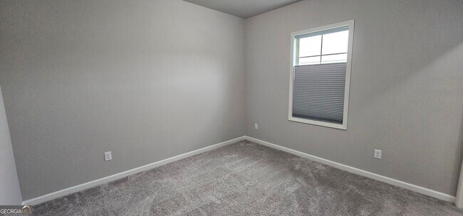 Building Photo - 352 Newshaw Dr