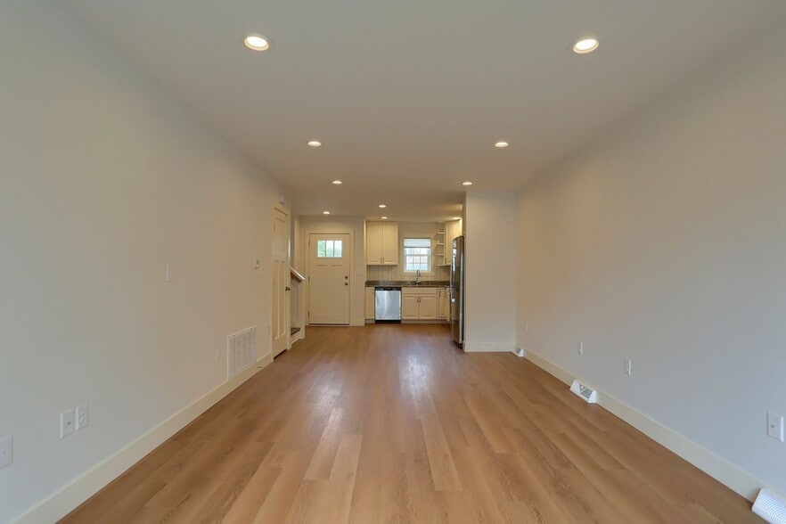 Building Photo - 45 N Penn St