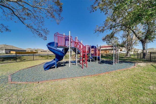 Building Photo - 207 Watercourse Wy