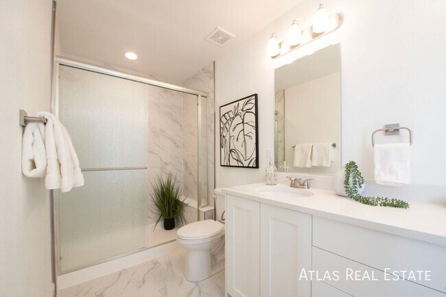 Building Photo - 3645 Verde Dr