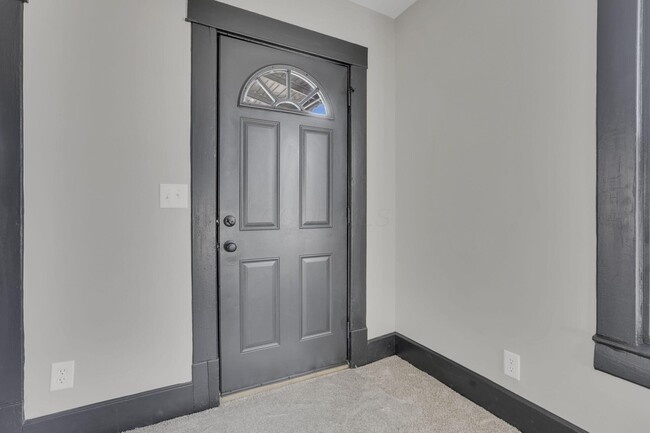 Building Photo - 401 Miller Ave