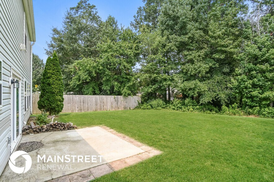 Building Photo - 4105 Edgeview Dr
