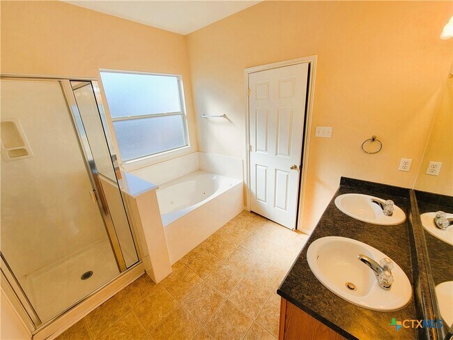Building Photo - 610 Taurus Dr