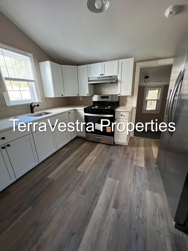 Building Photo - 3 Bed Single Family in Elmer! Eligible for...