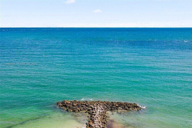 Building Photo - 19216 Fisher Island Dr