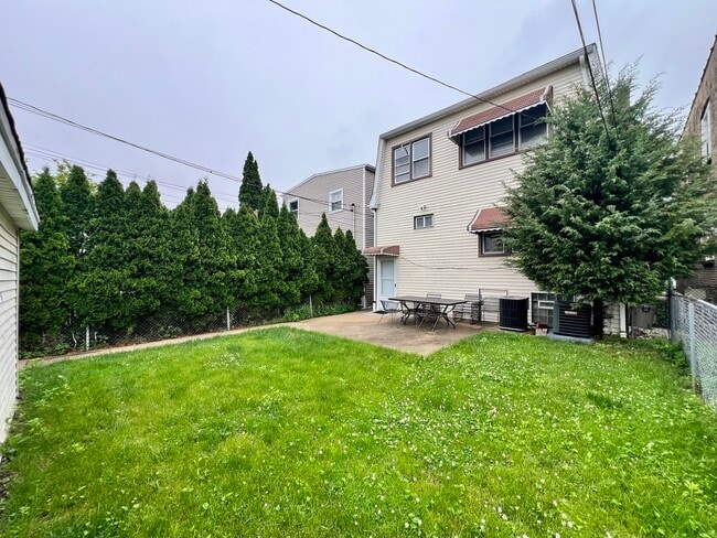 Building Photo - 4310 N Mason Ave
