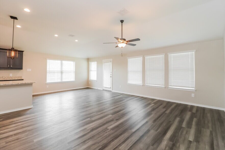 Building Photo - 424 Bishopgate Ct
