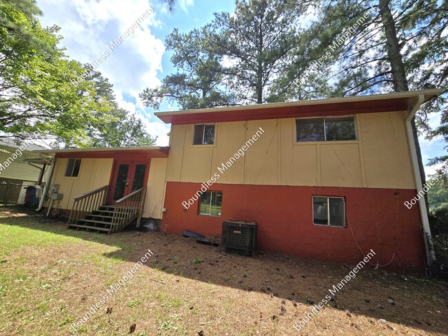 Building Photo - 8834 Homewood Dr