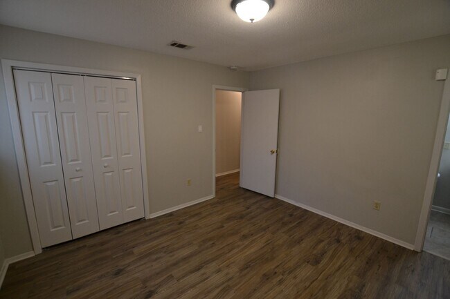 Building Photo - Location!  Location!  Newly updated, 3 bedroom, 1.5 bath home in Baker