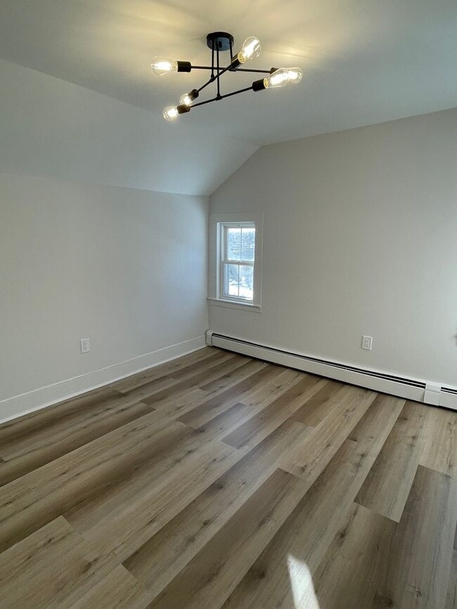 Building Photo - 16-20 Elm St