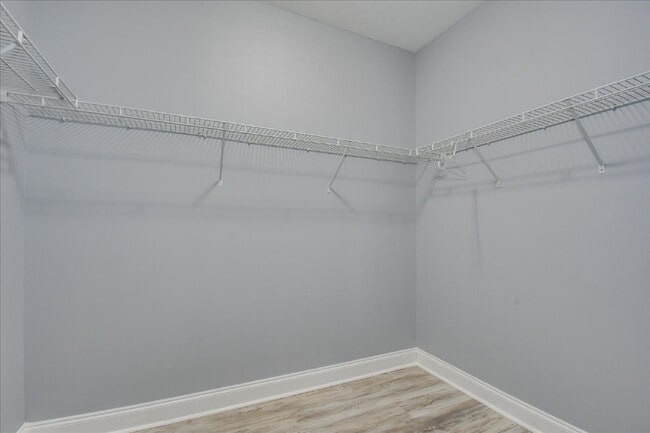 Building Photo - 665 Dunrobin Ln