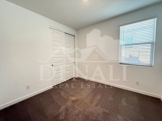 Building Photo - 12523 W Calle de Sol