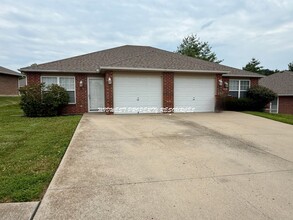 Building Photo - Ranch townhome w/ Mowing provided