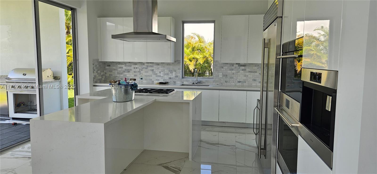 Building Photo - 16644 Botaniko Dr N
