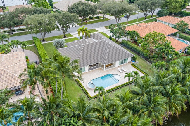 Building Photo - 3317 Embassy Dr