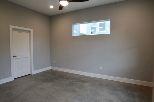 Building Photo - 6911 Meador Ave