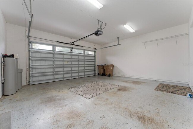 Building Photo - 4904 W Fountainwood Dr