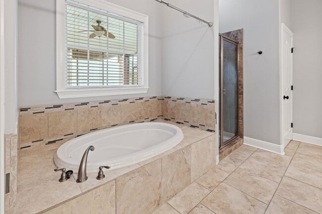 Building Photo - 5831 Weeping Willow Dr