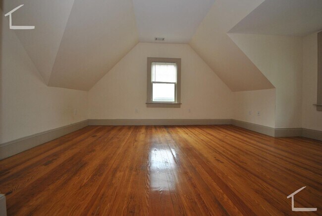 Building Photo - 64 Englewood Ave