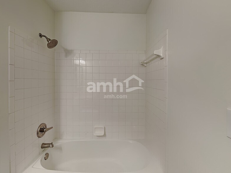 Building Photo - 1531 Mallard Cir E