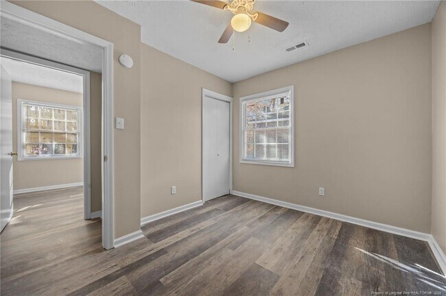 Building Photo - 735 Ashbrook Rd