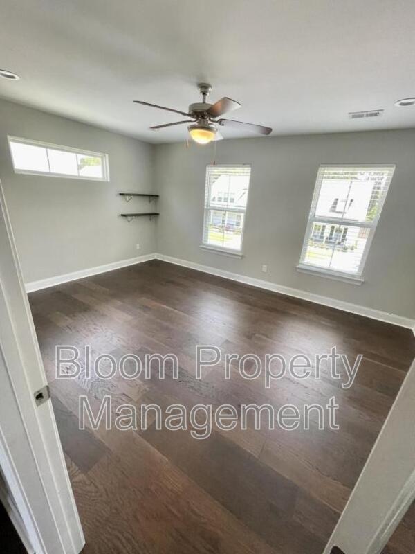 Building Photo - 1711 Sparkleberry Ln