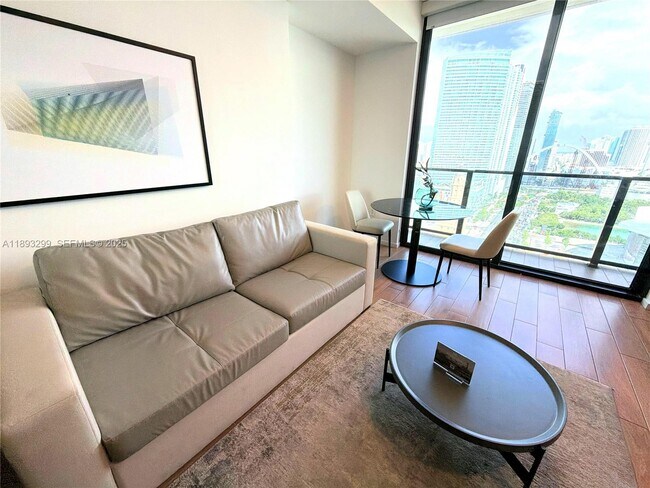 Building Photo - 398 NE 5th St