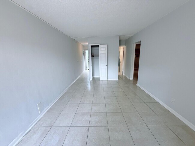Building Photo - 809 2nd St