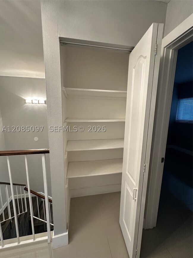 Building Photo - 14357 Kendale Lakes Dr